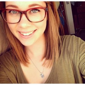 Meet your Posher, Stephanie